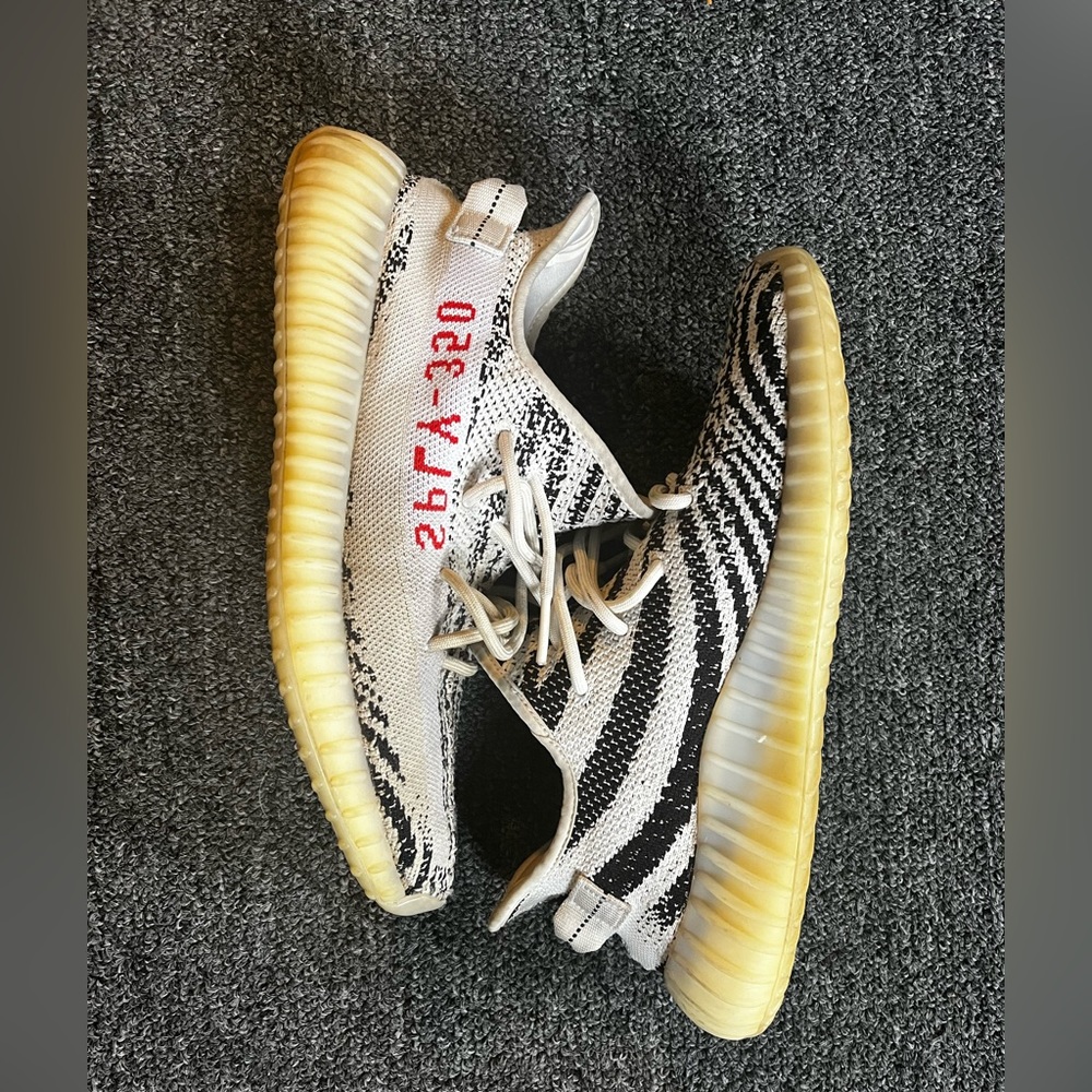 Yeezy 350 zebra